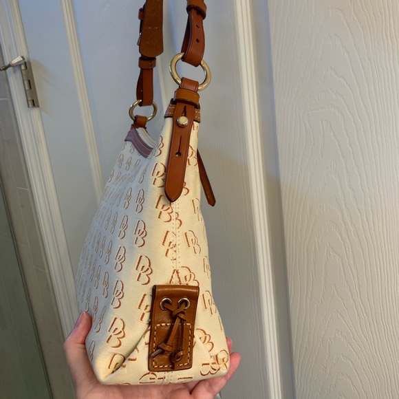 Dooney & Bourke handbag - Picture 4 of 7